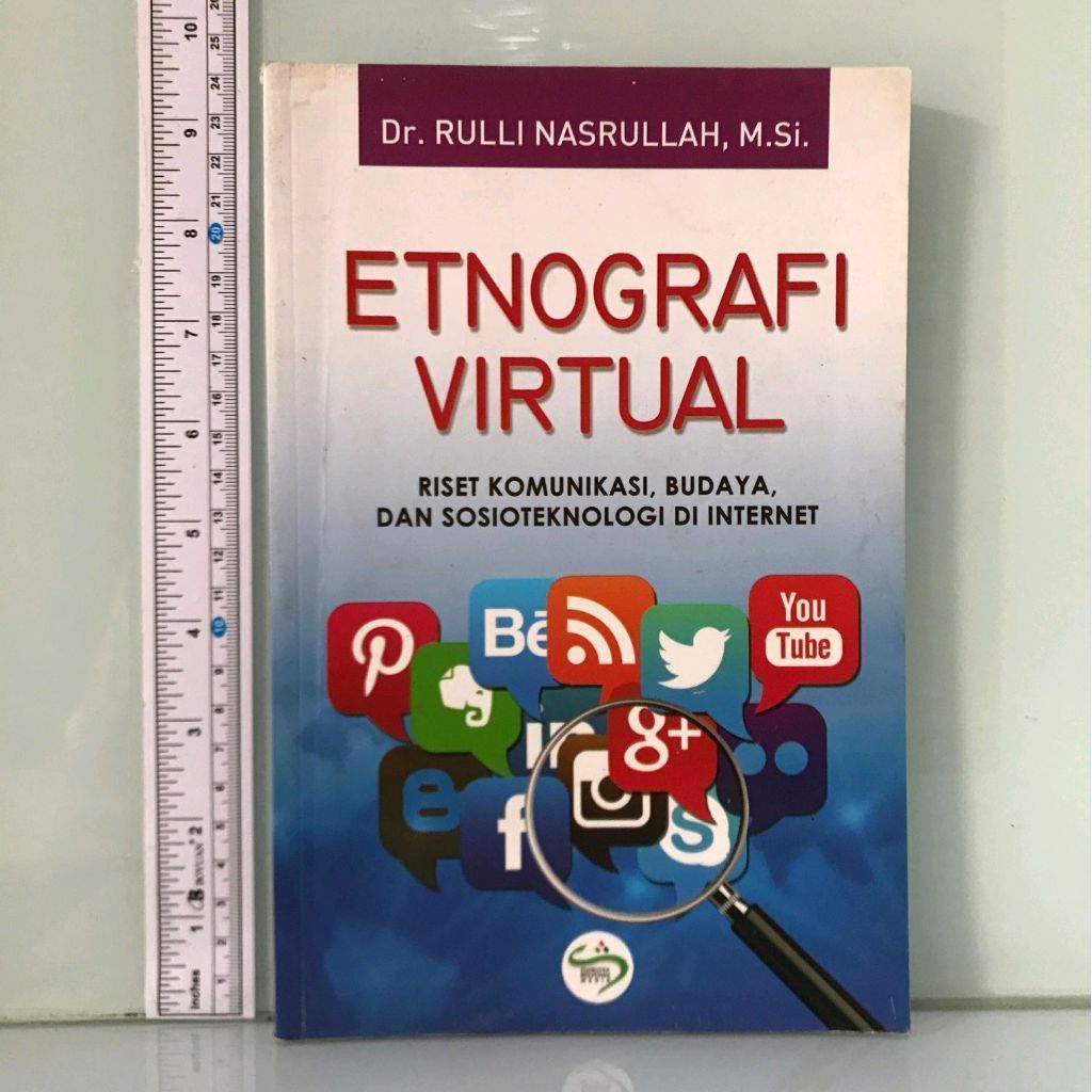 ETNOGRAFI VIRTUAL RULLI NASRULLAH
