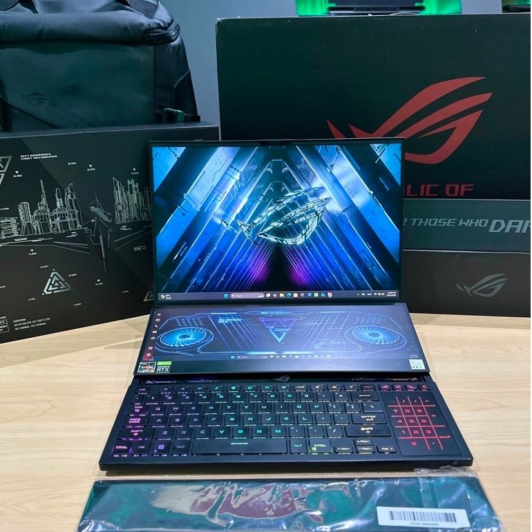 ASUS ROG Zephyrus Duo 16 GX650RM — Ryzen 7 6800H I RTX 3060 6GB I 16GB I 1TB