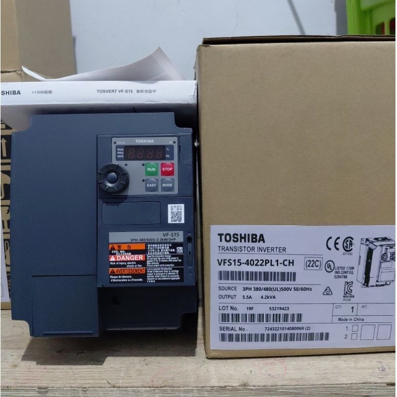 INVERTER TOSHIBA 2.2KW 2,2KW 3HP 380V/INVERTER TOSHIBA VFS15-4022PL1-CH 2.2KW 2,2KW 3HP 380V ORIGINA
