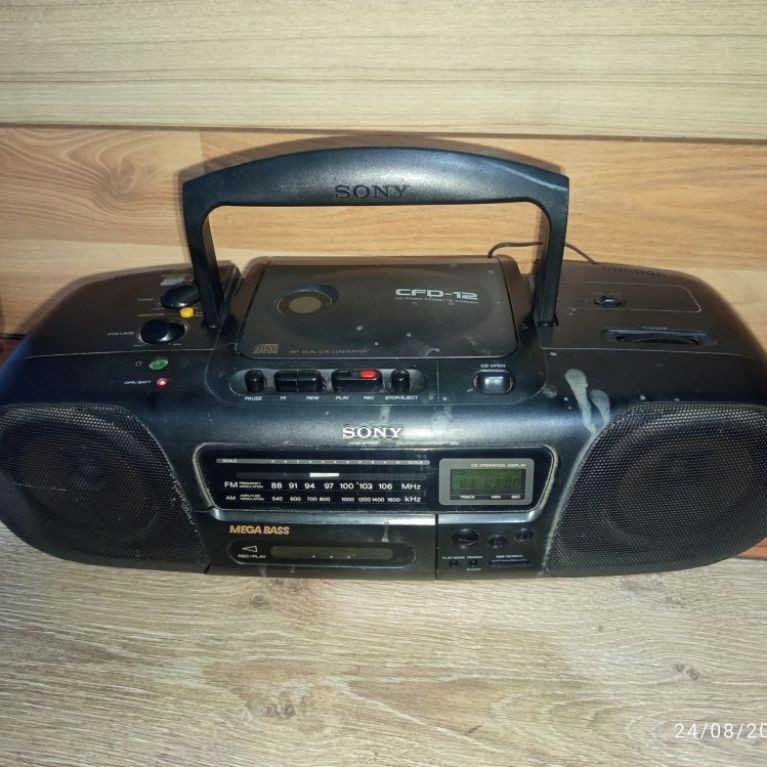 mini compo/bombok sony baca deskripsi