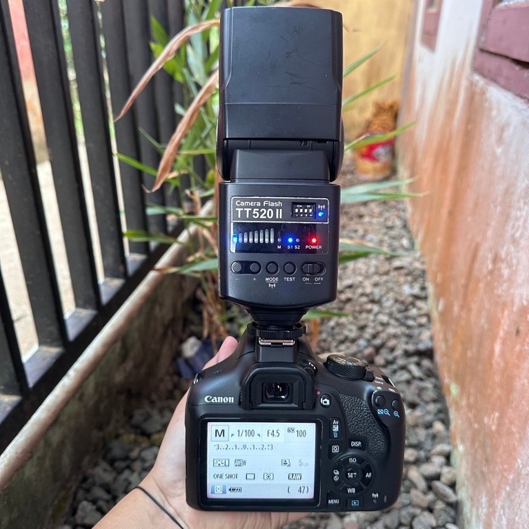 Canon 1300d lensa kit bonus