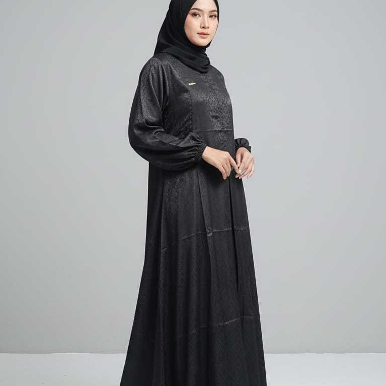 Fashion Gamis Dress Hitam Putih Motif Bahan Silk Armani