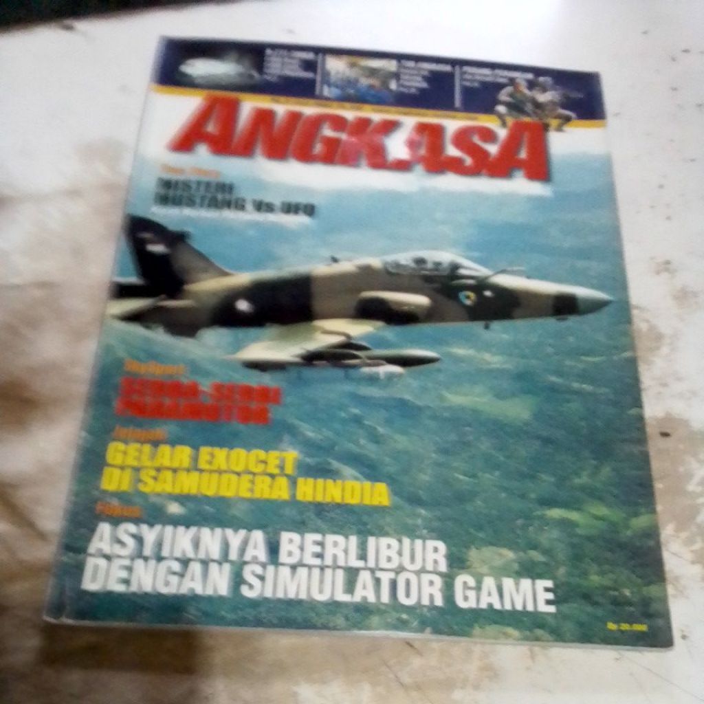 Buku Majalah ANGKASA Tema Pesawat Tempur dan Simulator Game