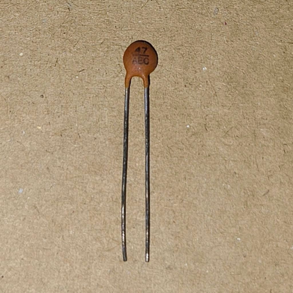 C 47pF 47p 47 pF p Kapasitor Capasitor Keramik Ceramic