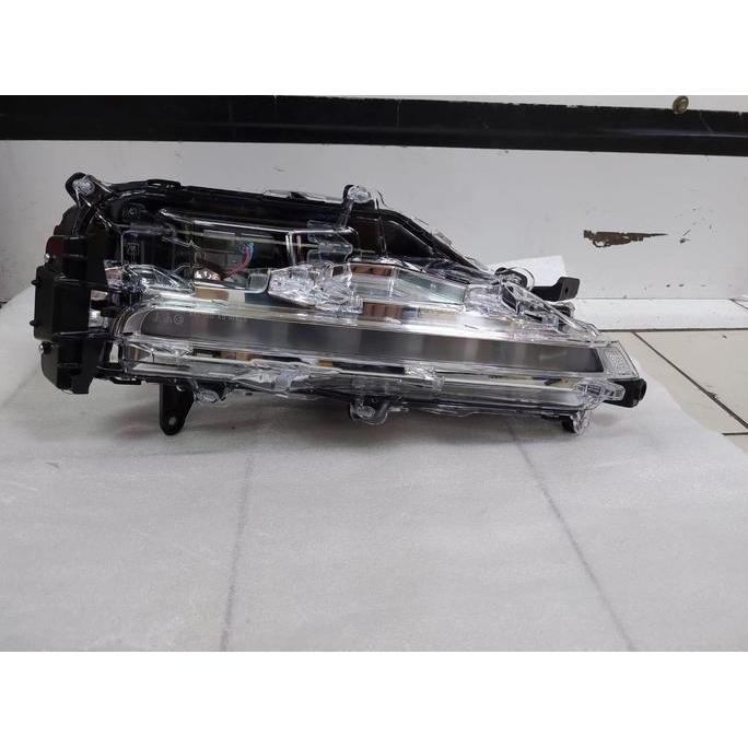 Lampu sein bumper LED fortuner vrz 2020-2 81510-0K050 81520-0K050