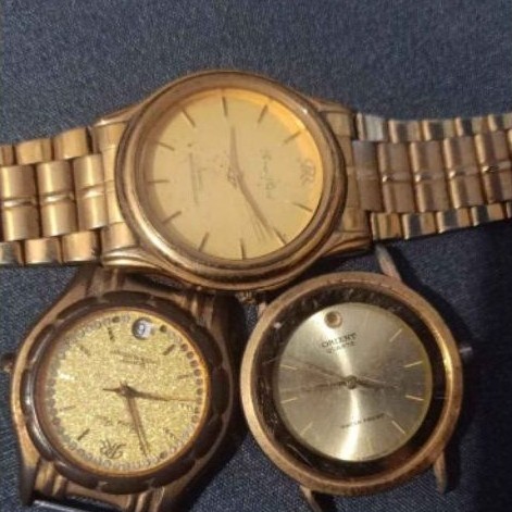 Jam Tangan Wanita Analog Tali Rantai Warna Emas Model Klasik