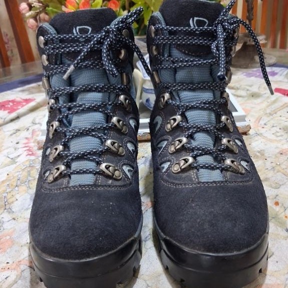 SEPATU OUTDOOR  BRASHER-BERGHAUS