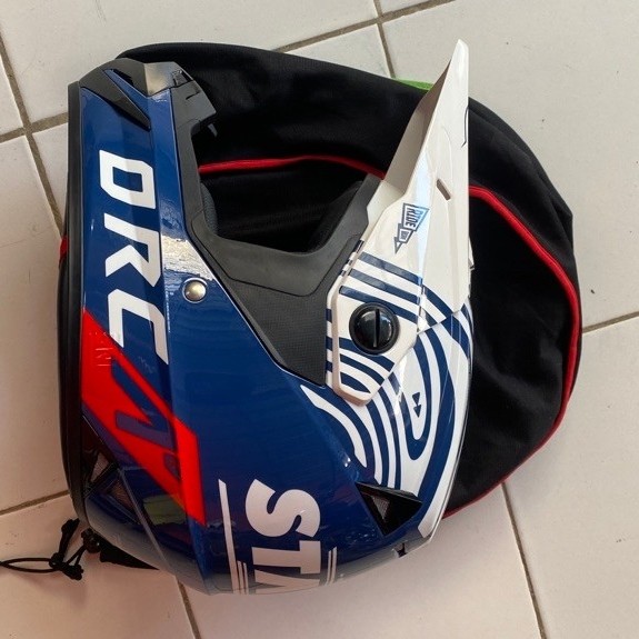 helm Orca dan Goggle Orca Biru