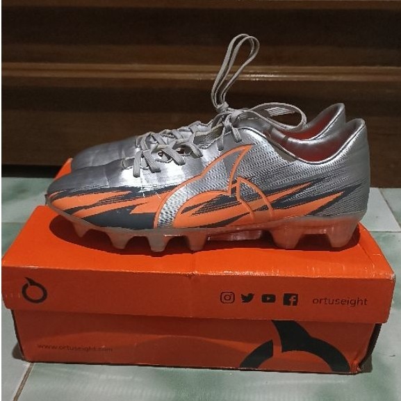 sepatu bola Ortus spark fg sz 41, kondisi bekas mulus no minus , 3× pakai