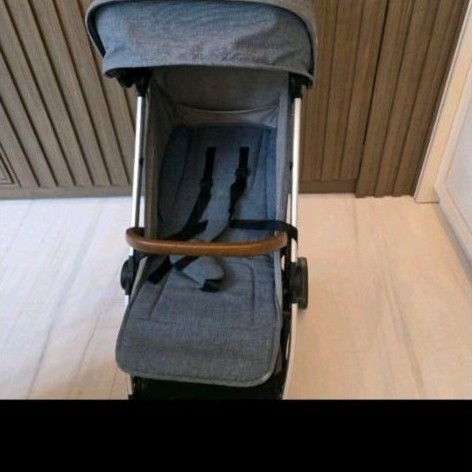 Nuna TRVL (preloved)