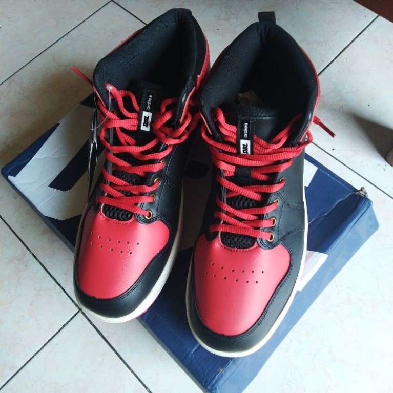 Sepatu Ardiles DBL Crimson size 45