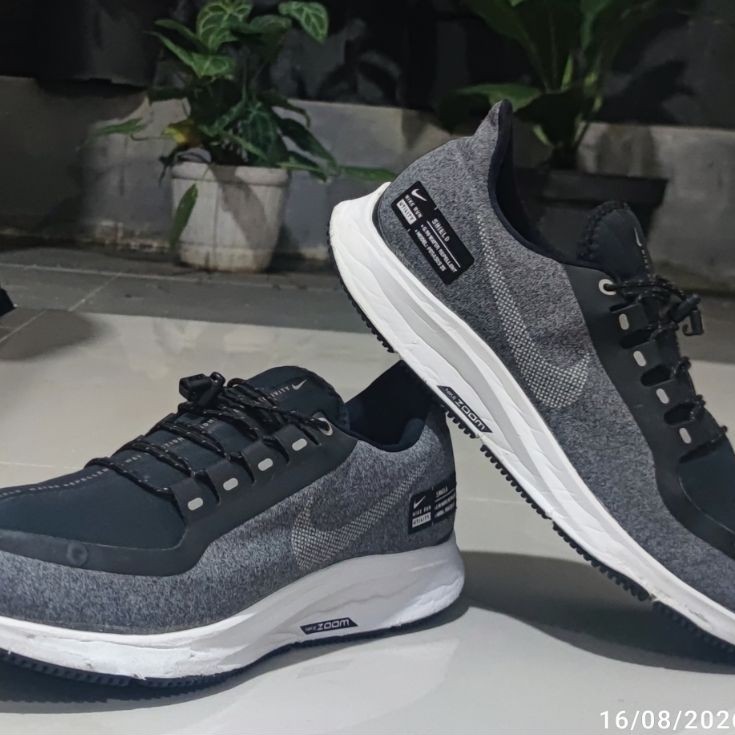 Nike Zoom Pegasus 35 Shield Black Cool Grey ukuran 44,5 insol 28,5 cm