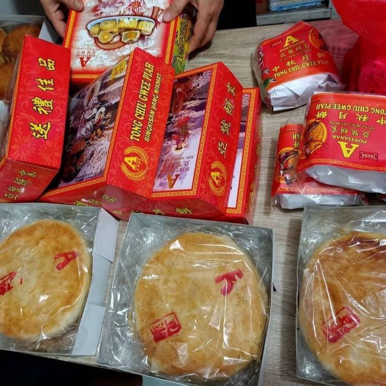 Ready Kue Bulan Pontianak / La Pia A Ju Hang / Mooncake Kalimantan / Lapia A Satu / Tong Chiu Gwee P