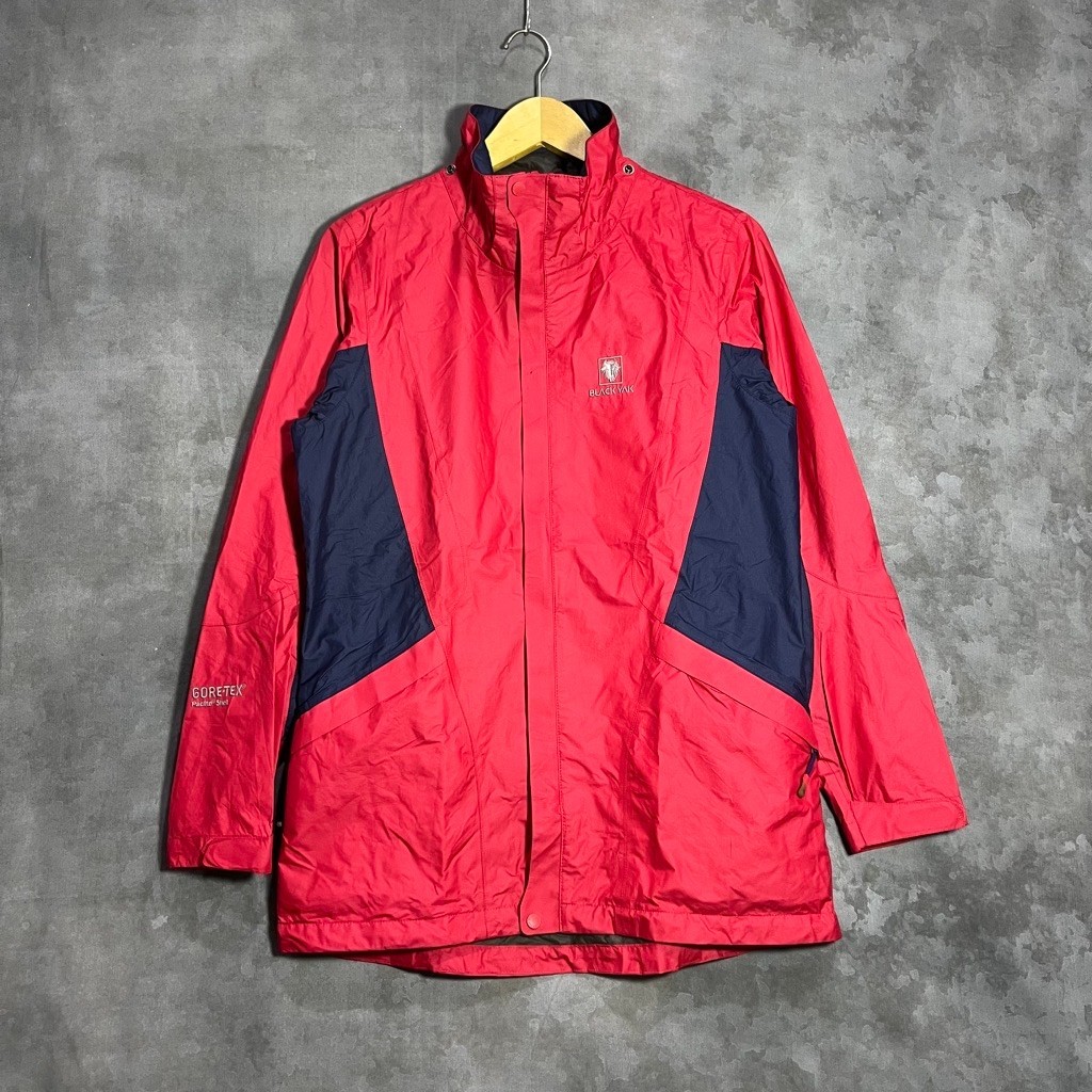 BY outdoor red goretex original second preloved