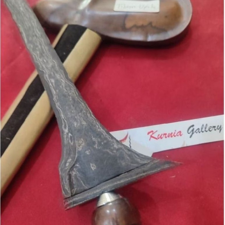 Keris Tilam Upih Sepuh pamor Wengkon Isen