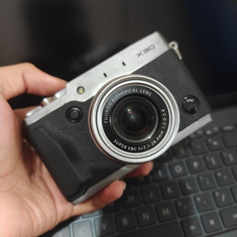 Fujifilm X30