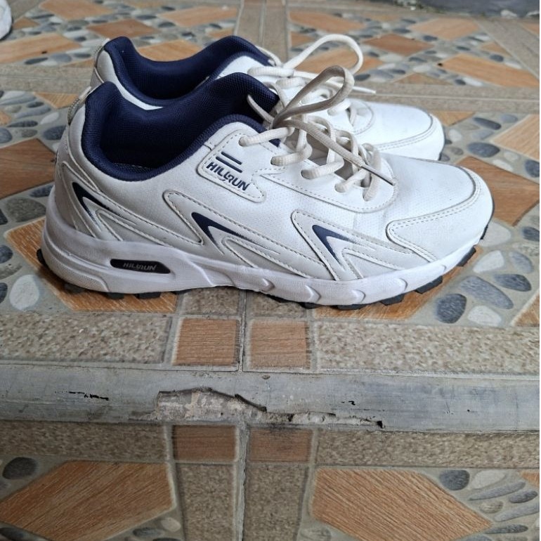 sepatu running Hillrun made in china