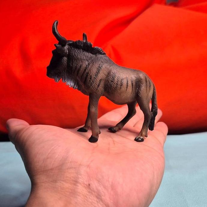 HEWAN WILDEBEEST HEWAN LIAR AFRIKA MAINAN PVC MINIATUR FIGURE DETAIL RAPI FOTOGRAFI ANIMAL WORLD TOM