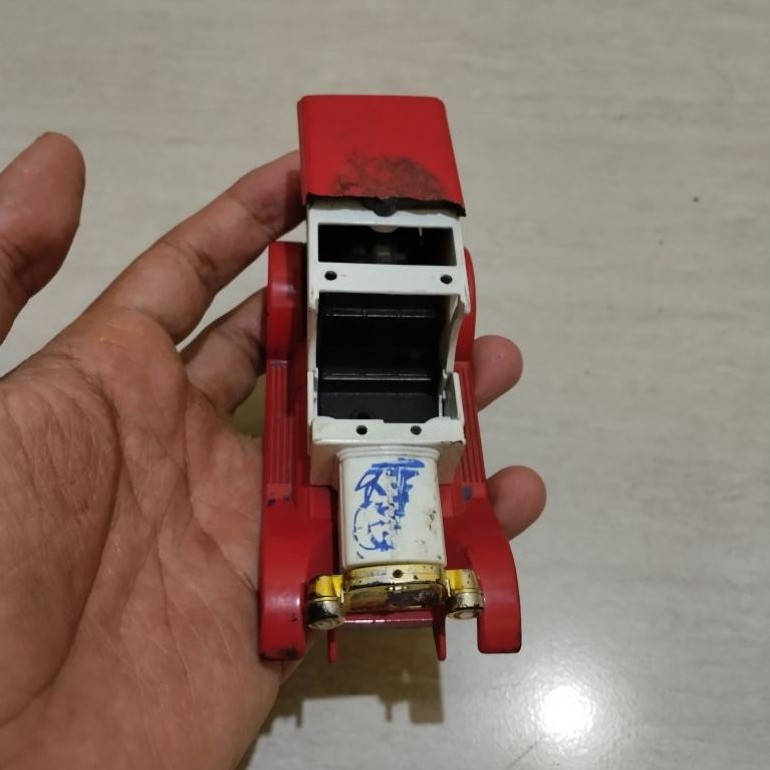 Locomobile Retro Car White TOY Model diecast. Kondisi Junk Sesuai Di Foto.