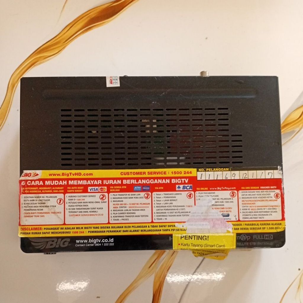 receiver parabola atau set-top box satelit bermerek BigTV (LG BigTV)