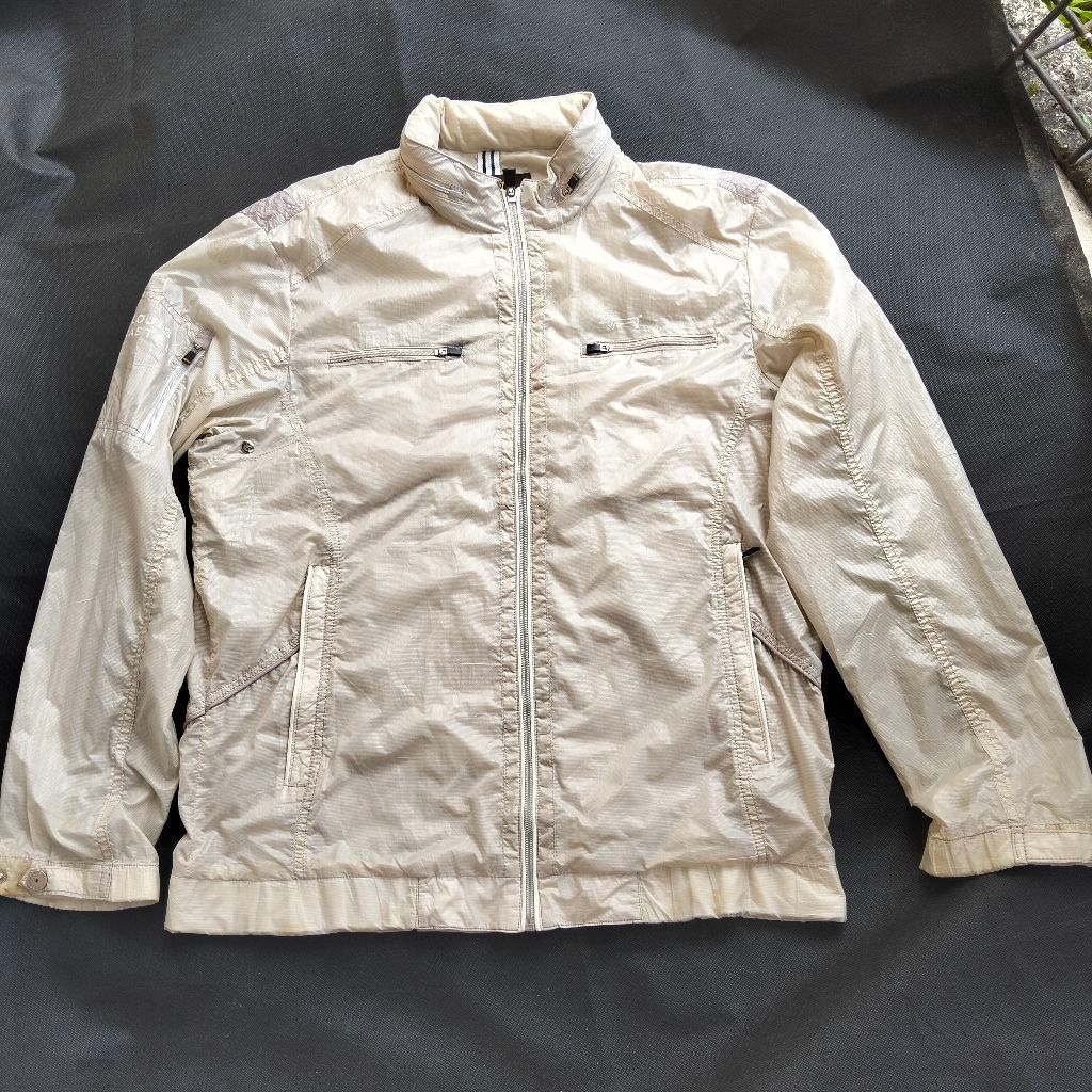 Louis Castel outdoor