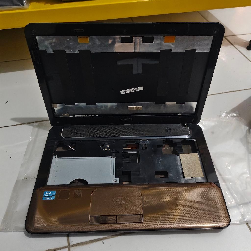 Casing cassing case kesing Laptop Toshiba M840