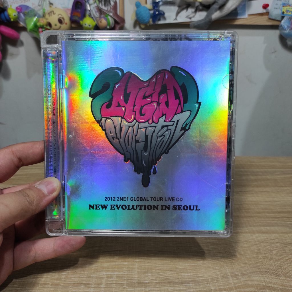 [PRELOVED - READY STOCK] ALBUM ONLY 2NE1 2012 GLOBAL TOUR LIVE CD NEW EVOLUTION IN SEOUL
