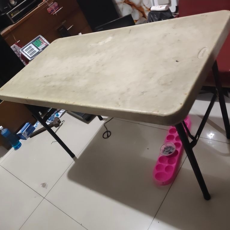 Meja lipat portable bekas ( Krisbow)