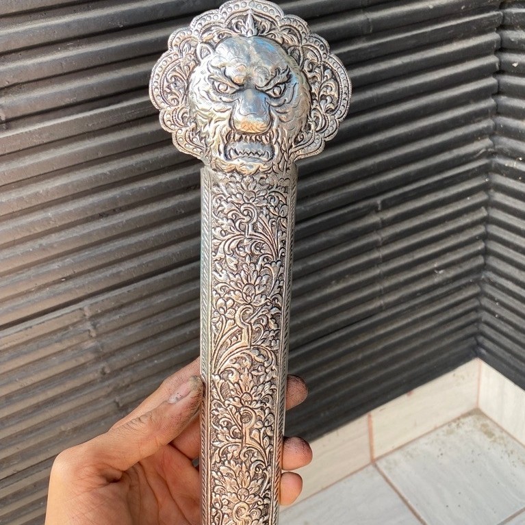 pendok topeng cirebon panjang seluruh 46cm panjang pendok 39cm motif singa lapis perak tebal 05mm