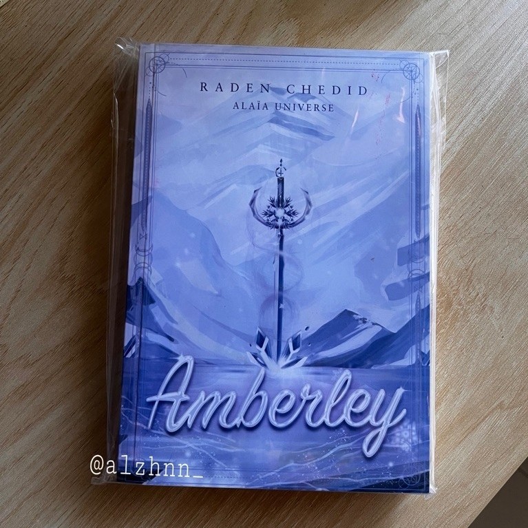 Preloved Novel Fantasi Amberley, Alaia, dan Escapism