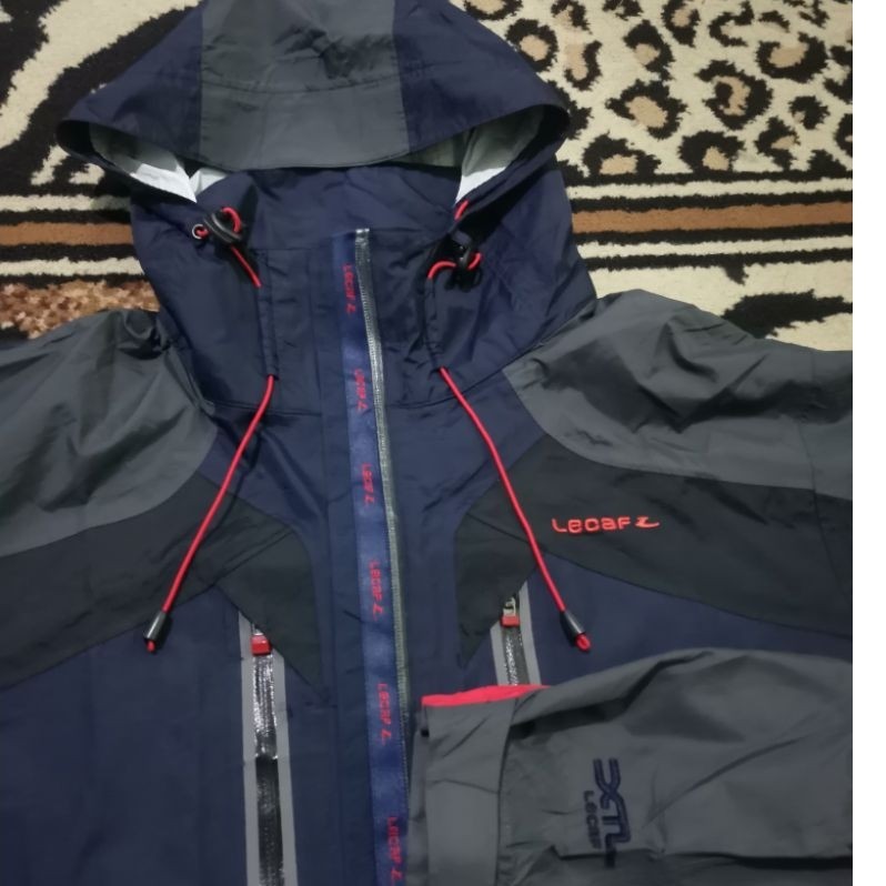 Jaket Outdoor Lecaf