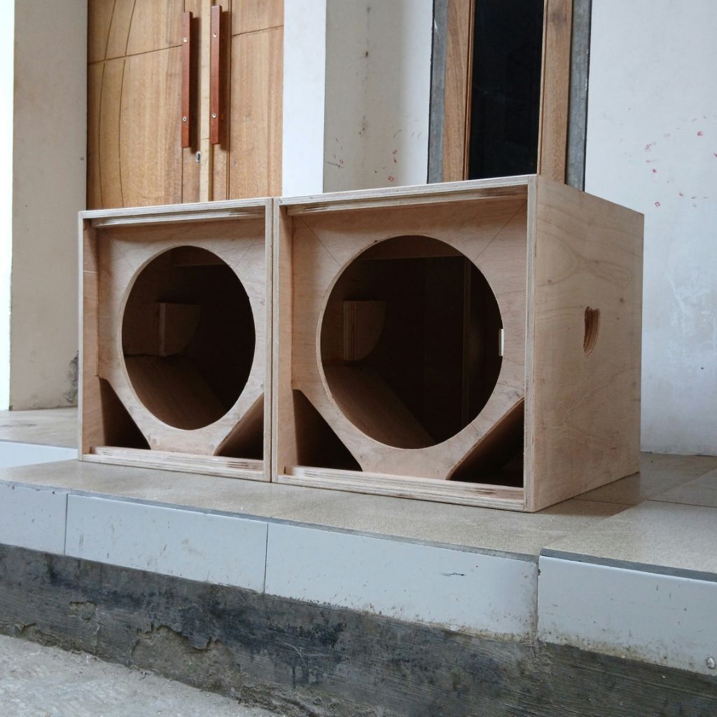 BOX SPEAKER K SUB 18 INCH / Box speaker subwoofer 18 inch direct minimalis