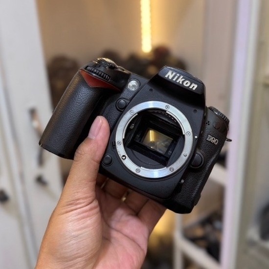 NIKON D90 BODY ONLY LCD AMAN