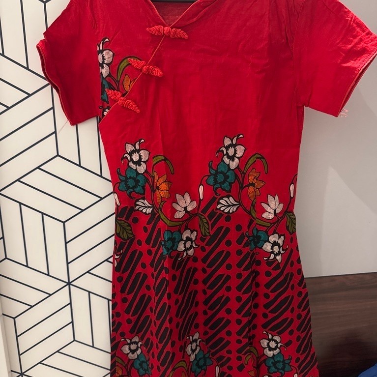 Gaun Imlek Pendek Simple Kasual Elegan