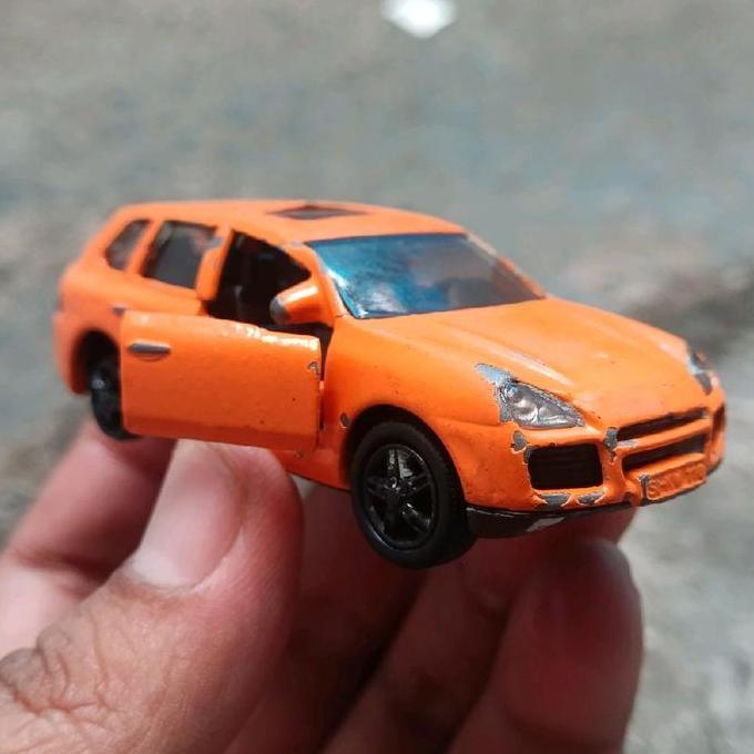 DIECAST SIKU PORSCHE CAYENNE TURBO TANPA KARET BAN BELAKANG OPEN DOOR DIECAST PORSCHE DIECAST LOOSE