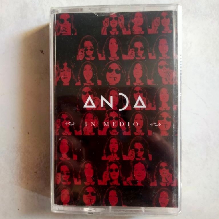 kaset pita ANDA  "in medio"