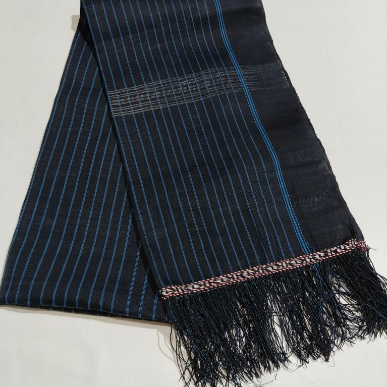 Ulos suri suri ganjang pakaian adat Batak toba
