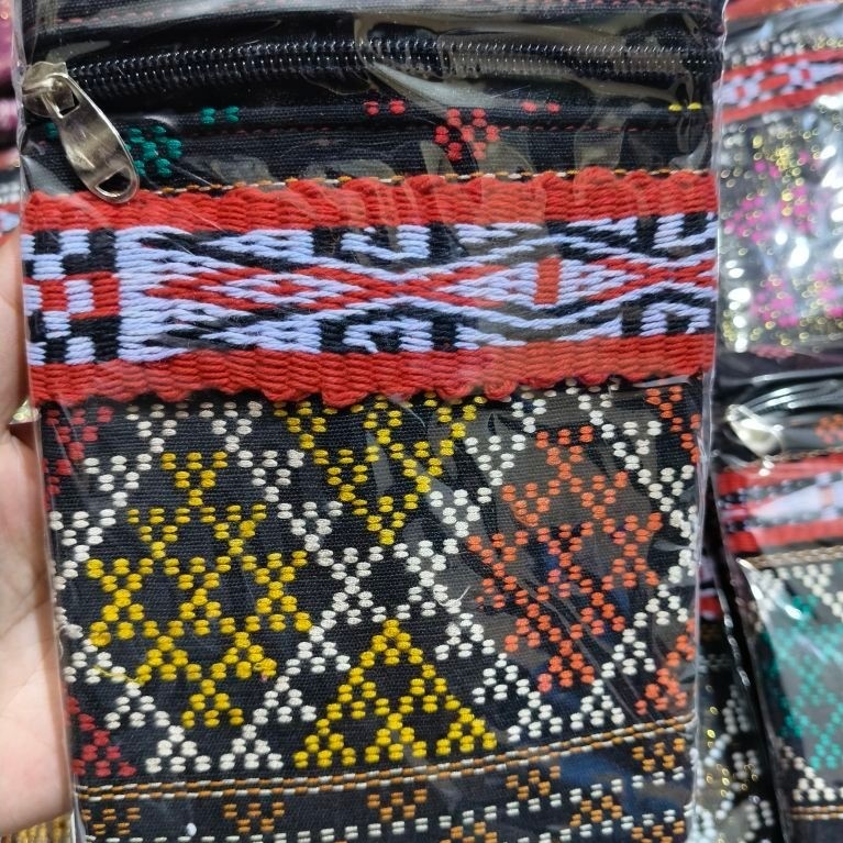 Tas selempang mini bahan ulos Batak
