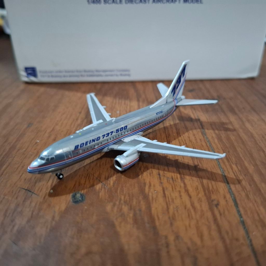 Diecast pesawat JC Wings Boeing House B737-500 1:400