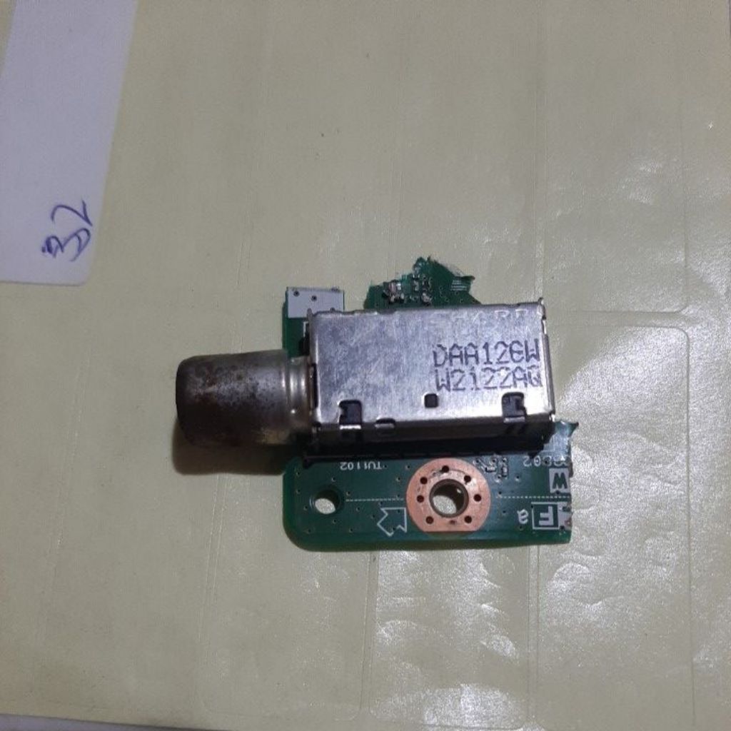 Tuner tv sharp copotan DAA126W
