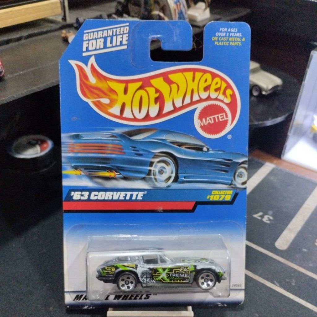HOT WHEELS CORVETTE 63 BLUE CARD (353)