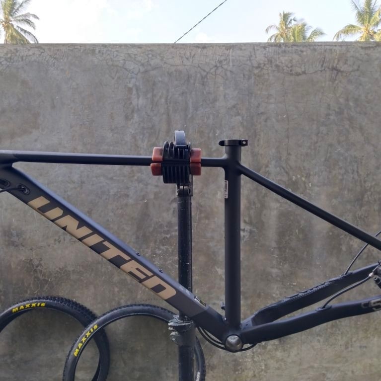 frame only UNITED CLOVIS 5.10 2026