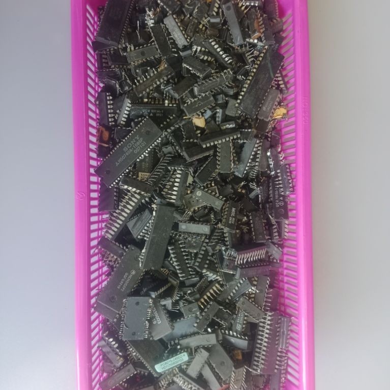 ic Cucuk/ic Kelabang Rusak untuk bahan Leburan, untuk bahan praktek dan Kerajinan (sesuai Kebutuhan)