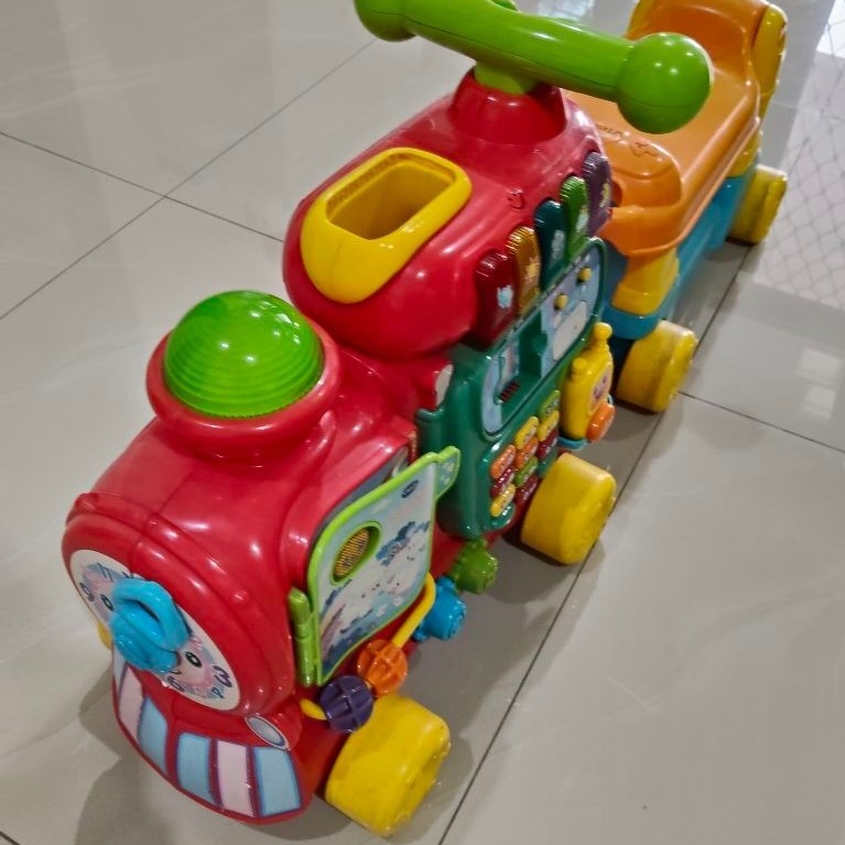 mainan babywalker kereta api Vtech Preloved