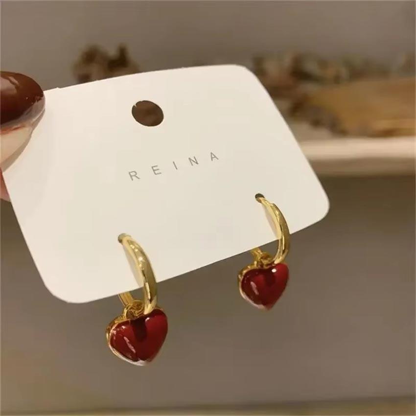 Anting Tusuk Wanita Model Hati Warna Wine Red / Anting Fashion Sweet Love Gaya Korea Original