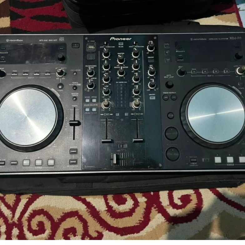 xdj r1