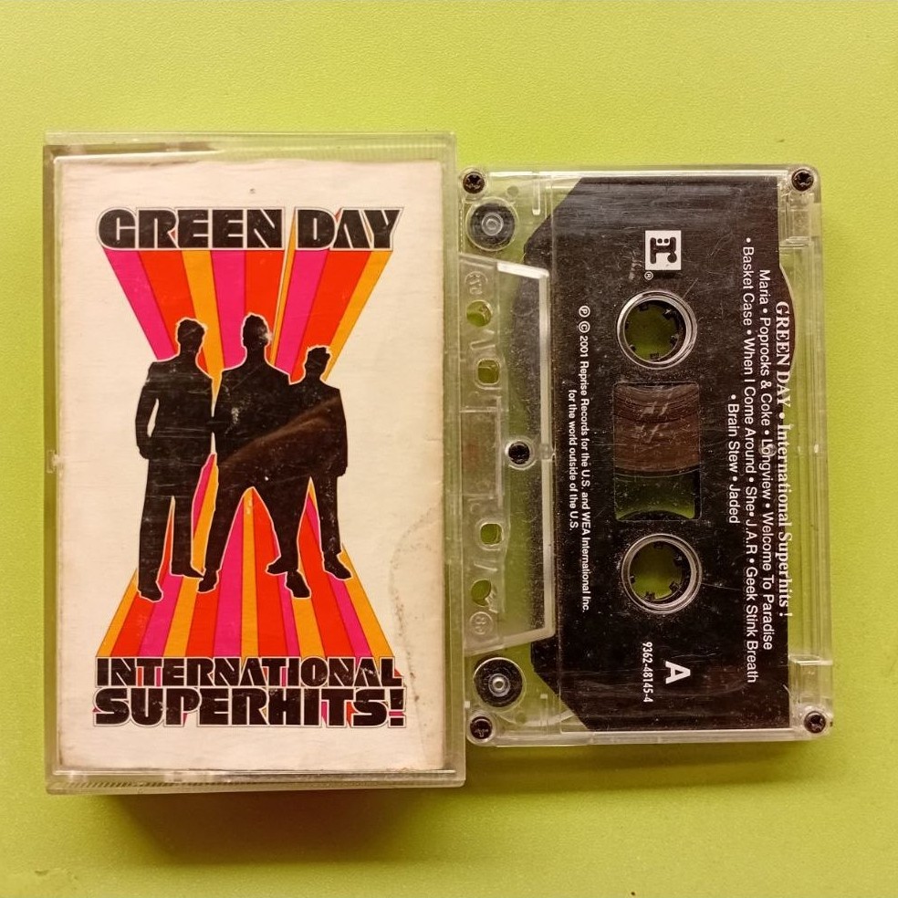 kaset pita : GREEN DAY - INTERNATIONAL SUPERHITS.