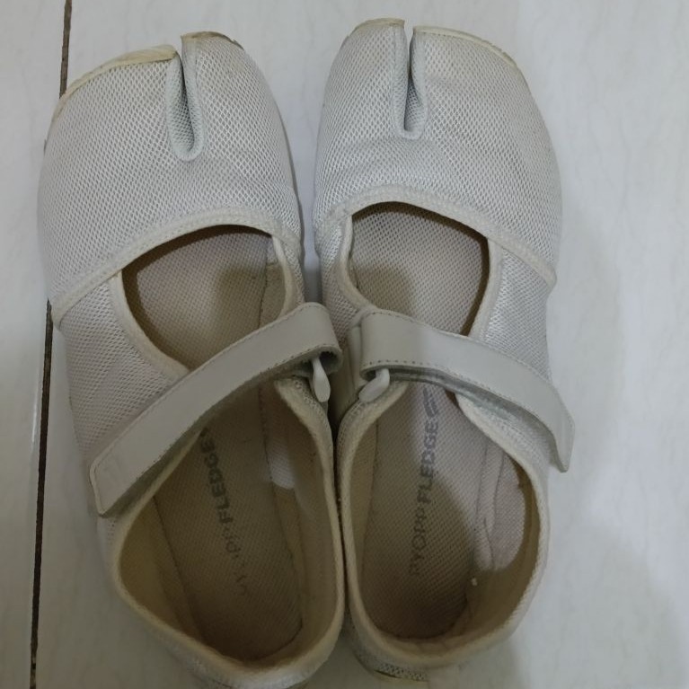 Pyopp Fledge Tabiku Barefoot Shoes