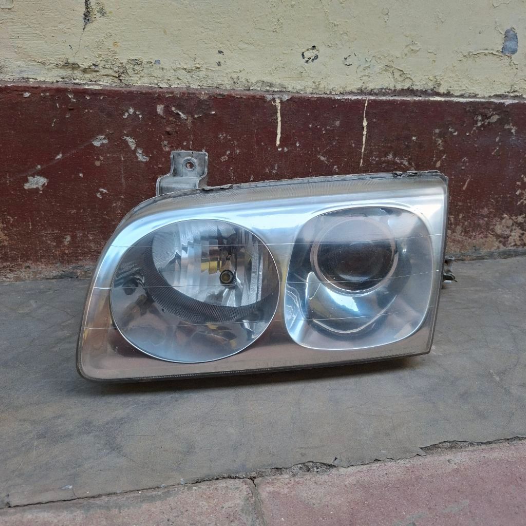 Headlamp Lampu Depan Hyundai Trajet Sebelah Kiri Original Second