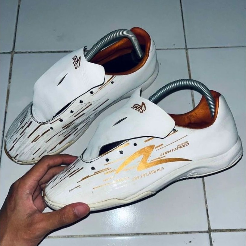 SEPATU FUTSAL LIGHTSPEED REBORN